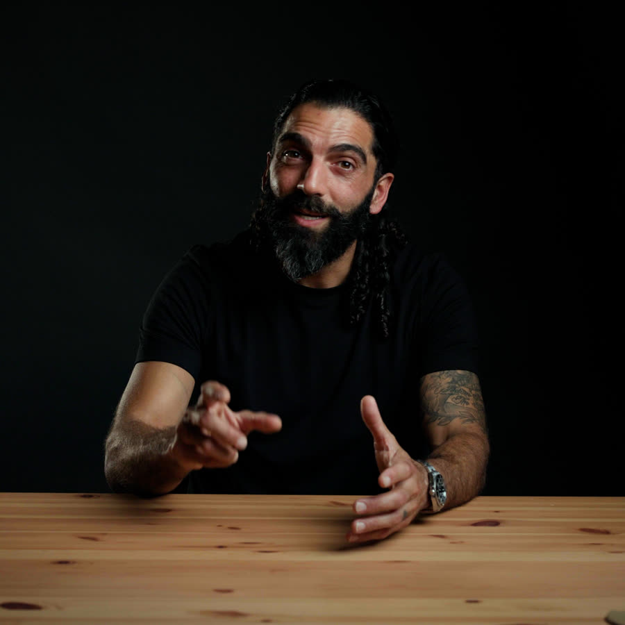Al Jabri explaining a plan